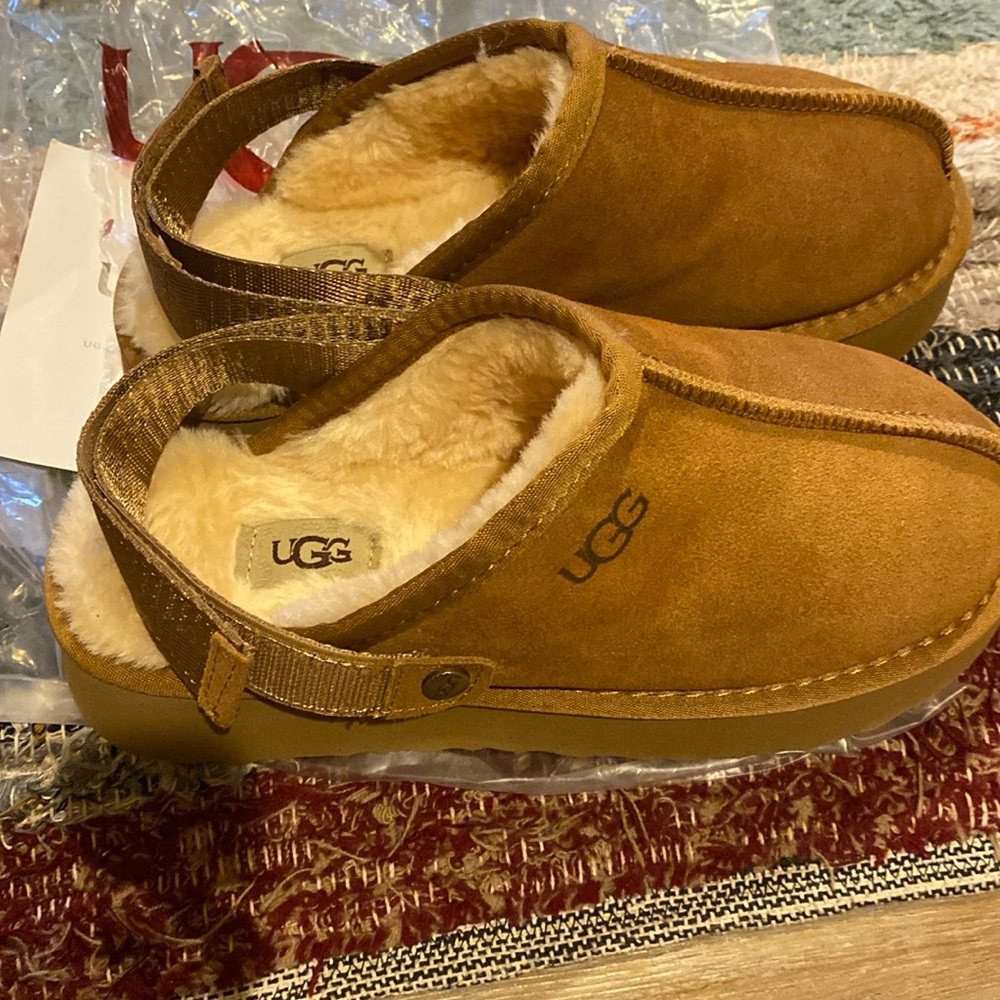 Suede platform clog fur lined